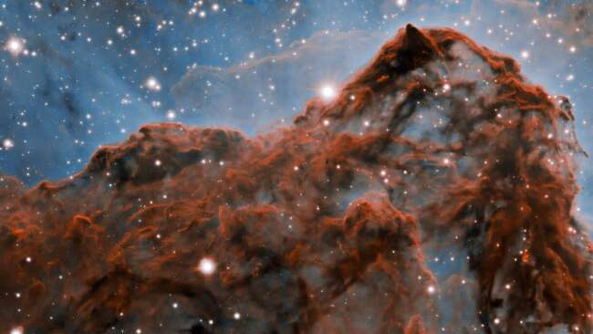Astronomers Unveil Incredibly Clear Photo of Carina Nebula